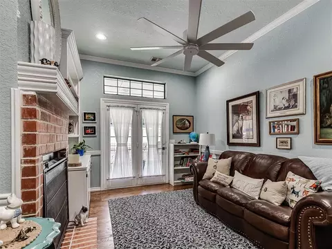 Living - 1129 Pinehurst Dr, Norman, OK 73072 photo 11 of 12