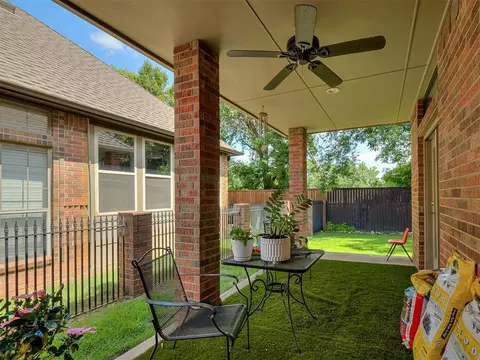 Exterior - 1129 Pinehurst Dr, Norman, OK 73072 photo 4 of 7