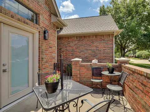 Exterior - 1129 Pinehurst Dr, Norman, OK 73072 photo 3 of 7