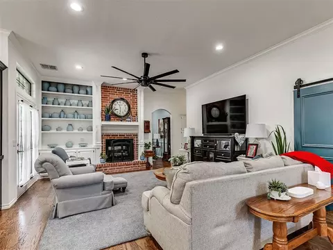 Living - 1129 Pinehurst Dr, Norman, OK 73072 photo 1 of 12