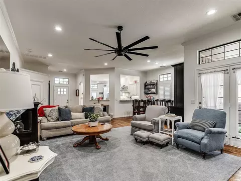 Living - 1129 Pinehurst Dr, Norman, OK 73072 photo 6 of 12