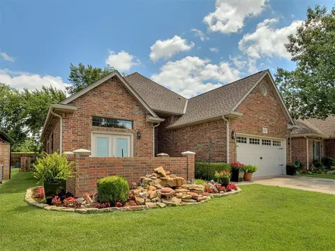 Exterior - 1129 Pinehurst Dr, Norman, OK 73072 photo 2 of 7