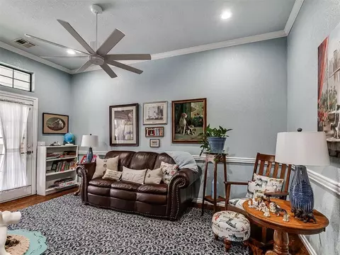 Living - 1129 Pinehurst Dr, Norman, OK 73072 photo 10 of 12
