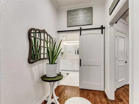 Entry Way - 1129 Pinehurst Dr, Norman, OK 73072 photo 3 of 4