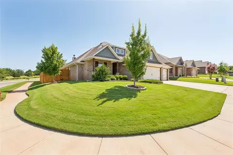 4208 Armstead Ave, Edmond, OK 73012