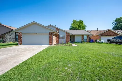 10605 Kristie Ln, Midwest City, OK 73130