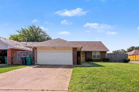 12288 SW 11th St, Yukon, OK 73099