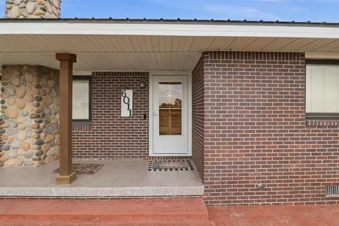 Exterior - 6011 Sunset Dr, Guymon, OK 73942 photo 4 of 11