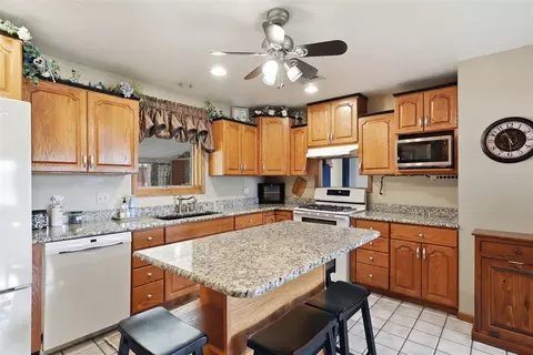 Kitchen - 6011 Sunset Dr, Guymon, OK 73942 photo 2 of 3