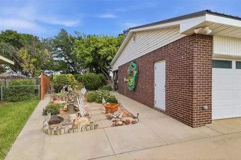 Exterior - 6011 Sunset Dr, Guymon, OK 73942 photo 5 of 11