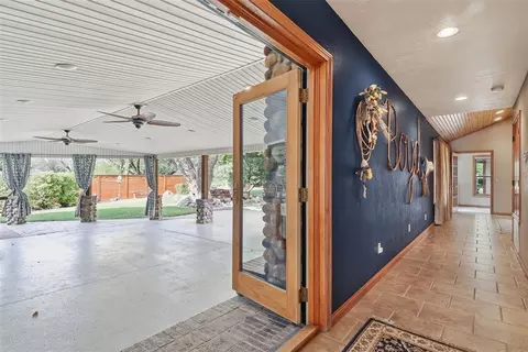 Entry Way - 6011 Sunset Dr, Guymon, OK 73942 photo 5 of 7