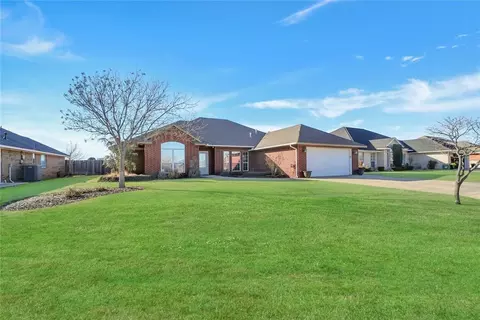 2905 Hunter Pointe, Altus, OK 73521 photo 2