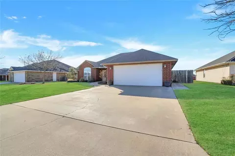 2905 Hunter Pointe, Altus, OK 73521 photo 3