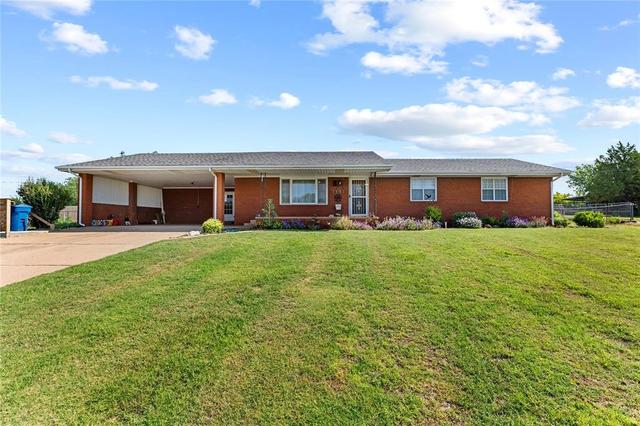 907 Ella St, Cordell, OK 73632