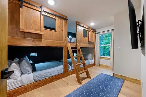 Bedroom - 590 Three Creeks Rd, Broken Bow, OK 74728 photo 2 of 5