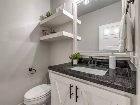 Bath - 4844 Constitution Ln, Tuttle, OK 73089 photo 7 of 10