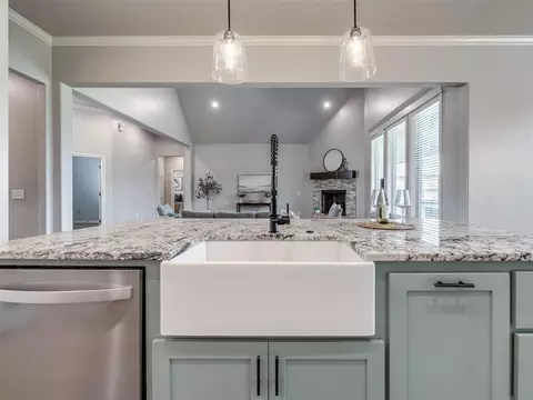 Kitchen - 4844 Constitution Ln, Tuttle, OK 73089 photo 5 of 6