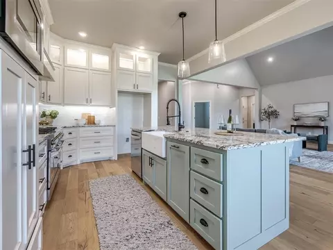 Kitchen - 4844 Constitution Ln, Tuttle, OK 73089 photo 4 of 6