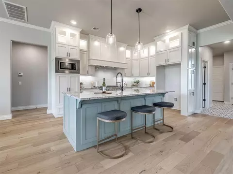 Kitchen - 4844 Constitution Ln, Tuttle, OK 73089 photo 3 of 6