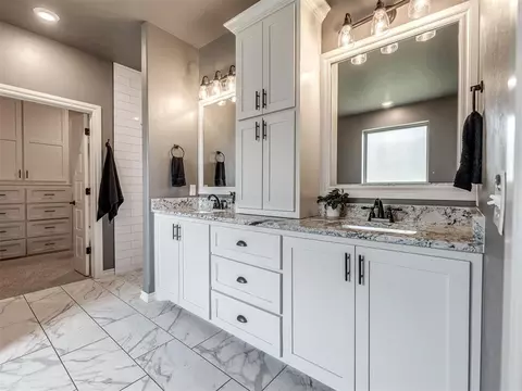 Bath - 4844 Constitution Ln, Tuttle, OK 73089 photo 2 of 10