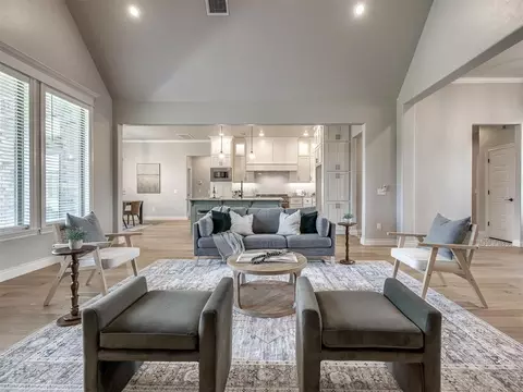 Living - 4844 Constitution Ln, Tuttle, OK 73089 photo 2 of 4