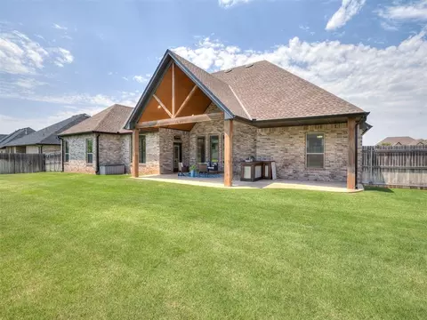 Exterior - 4844 Constitution Ln, Tuttle, OK 73089 photo 6 of 8
