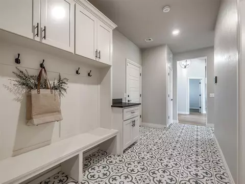 Entry Way - 4844 Constitution Ln, Tuttle, OK 73089 photo 2 of 3