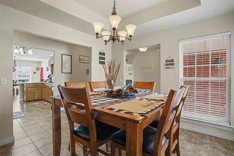 Dining - 3012 White Tail Dr, Altus, OK 73521 photo 2 of 3