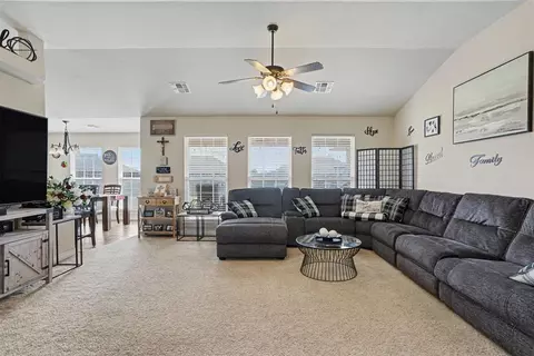 Living - 3012 White Tail Dr, Altus, OK 73521 photo 2 of 2