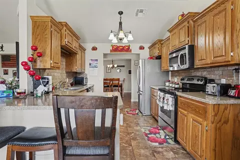 Kitchen - 3012 White Tail Dr, Altus, OK 73521 photo 2 of 3