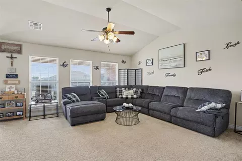 Living - 3012 White Tail Dr, Altus, OK 73521 photo 1 of 2