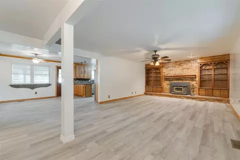 Living - 1001 S Sara Rd, Tuttle, OK 73089 photo 1 of 4