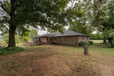 Exterior - 1001 S Sara Rd, Tuttle, OK 73089 photo 3 of 3