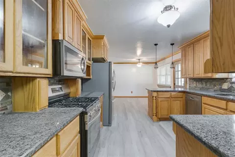 Kitchen - 1001 S Sara Rd, Tuttle, OK 73089 photo 3 of 3