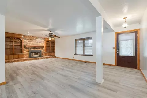 Living - 1001 S Sara Rd, Tuttle, OK 73089 photo 2 of 4