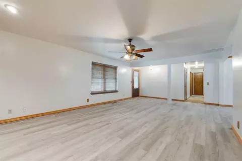 Living - 1001 S Sara Rd, Tuttle, OK 73089 photo 3 of 4