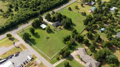 View/Area - 1001 S Sara Rd, Tuttle, OK 73089 photo 4 of 5