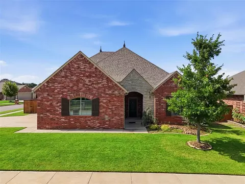 13608 Cobblestone Curve Rd, Oklahoma City, OK 73142