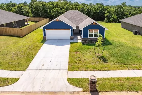 4616 Lincoln Lndg, Harrah, OK 73045