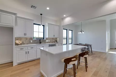 19325 S Country Dr, Edmond, OK 73012