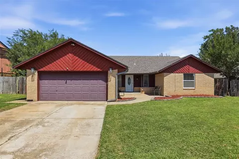 1412 Foxfire St, Oklahoma City, OK 73160 photo 1