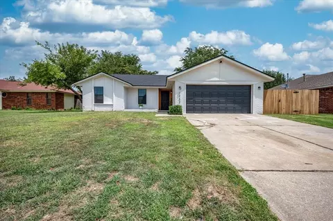 2452 Stone Glen Dr, El Reno, OK 73036