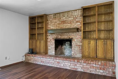Living - 8010 E Maguire Rd, Noble, OK 73068 photo 4 of 7