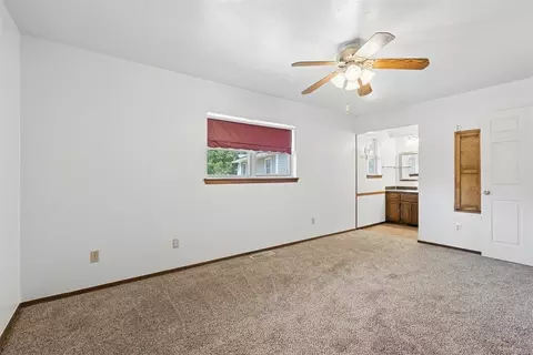 Bedroom - 8010 E Maguire Rd, Noble, OK 73068 photo 3 of 10
