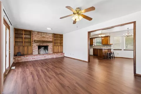 Living - 8010 E Maguire Rd, Noble, OK 73068 photo 2 of 7