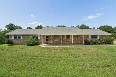 Exterior - 8010 E Maguire Rd, Noble, OK 73068 photo 3 of 7