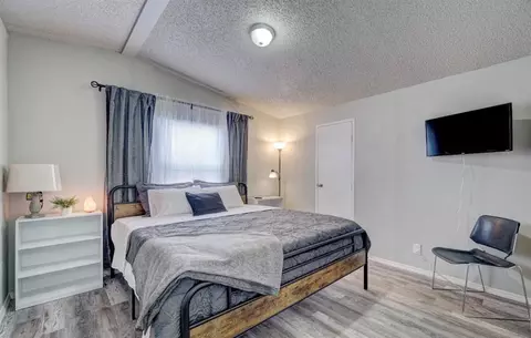 Bedroom - 13709 Chaparral Rd, Norman, OK 73026 photo 3 of 4