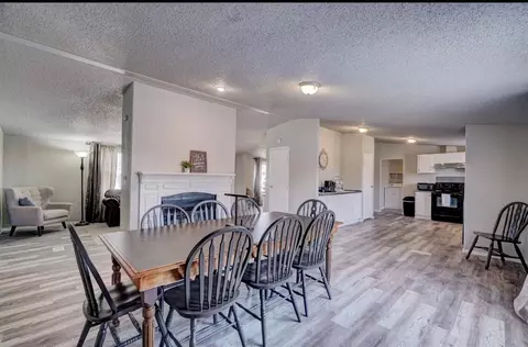 Dining - 13709 Chaparral Rd, Norman, OK 73026 photo 1 of 1