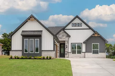 2386 Clubhouse Dr, Blanchard, OK 73010