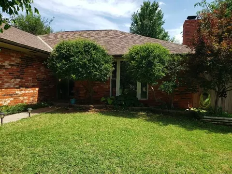 2336 Appleway St, Edmond, OK 73013
